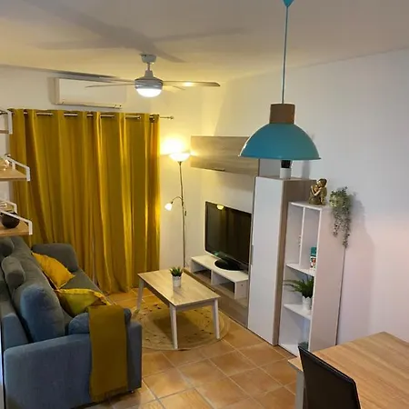 Precioso En Complejo Residencial. * Alcaucín